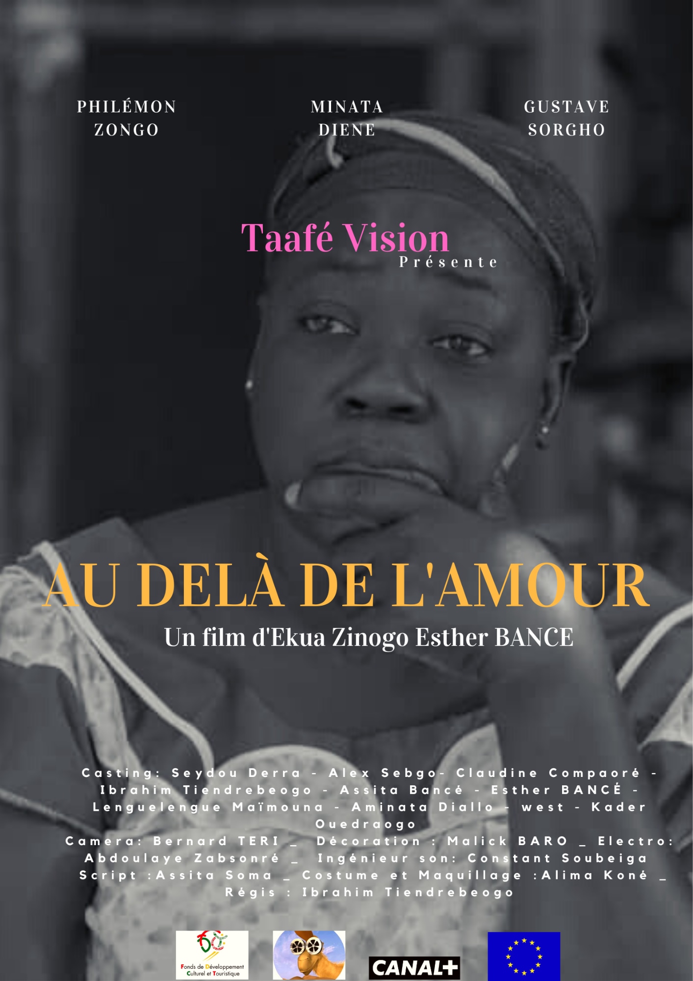 Portrait en noir et blanc d’une femme pensive posant sa main sur son menton avec des textes superposés annonçant un film intitulé Au-delà de l’amour
