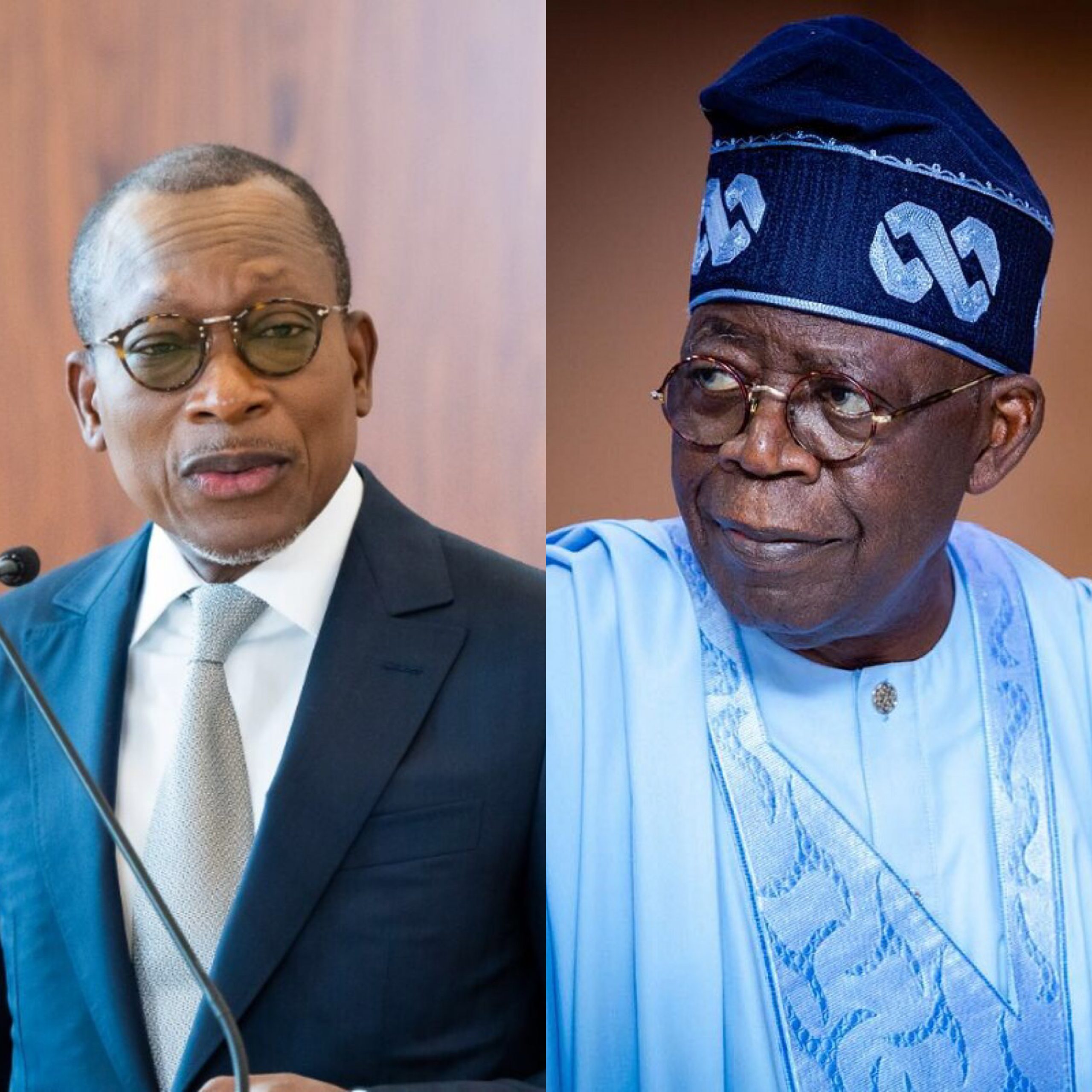 Deux hommes regardant dans des directions opposées, l’un en costume sombre, l’autre en tenue traditionnelle bleue avec un chapeau assorti