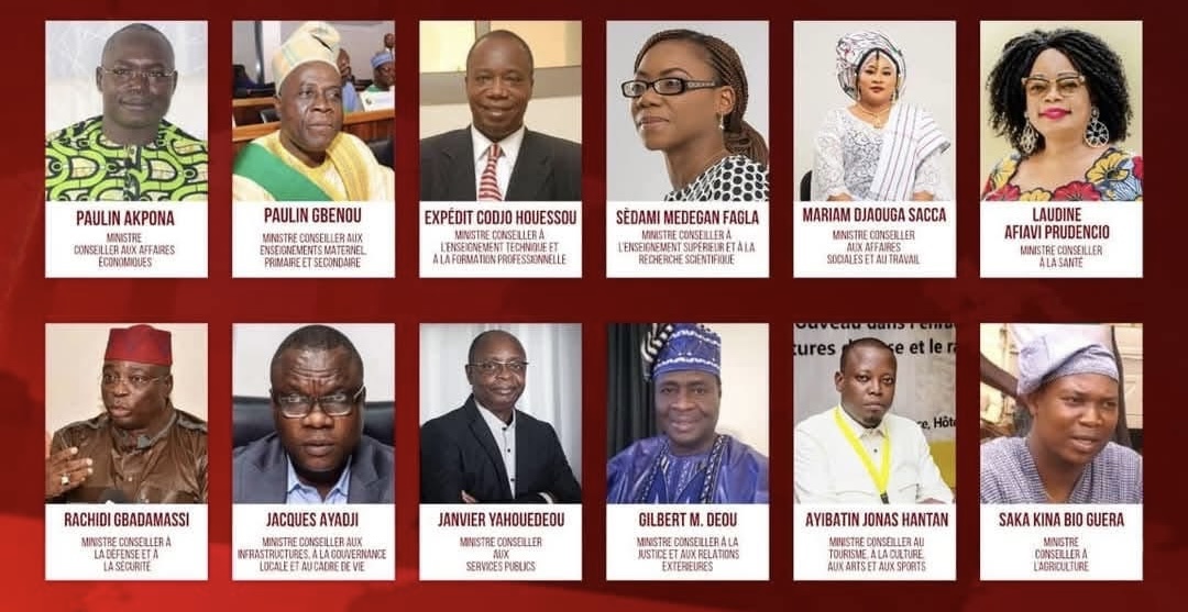 Douze portraits individuels de ministres conseillers avec leurs titres respectifs affichés sous chaque photo
