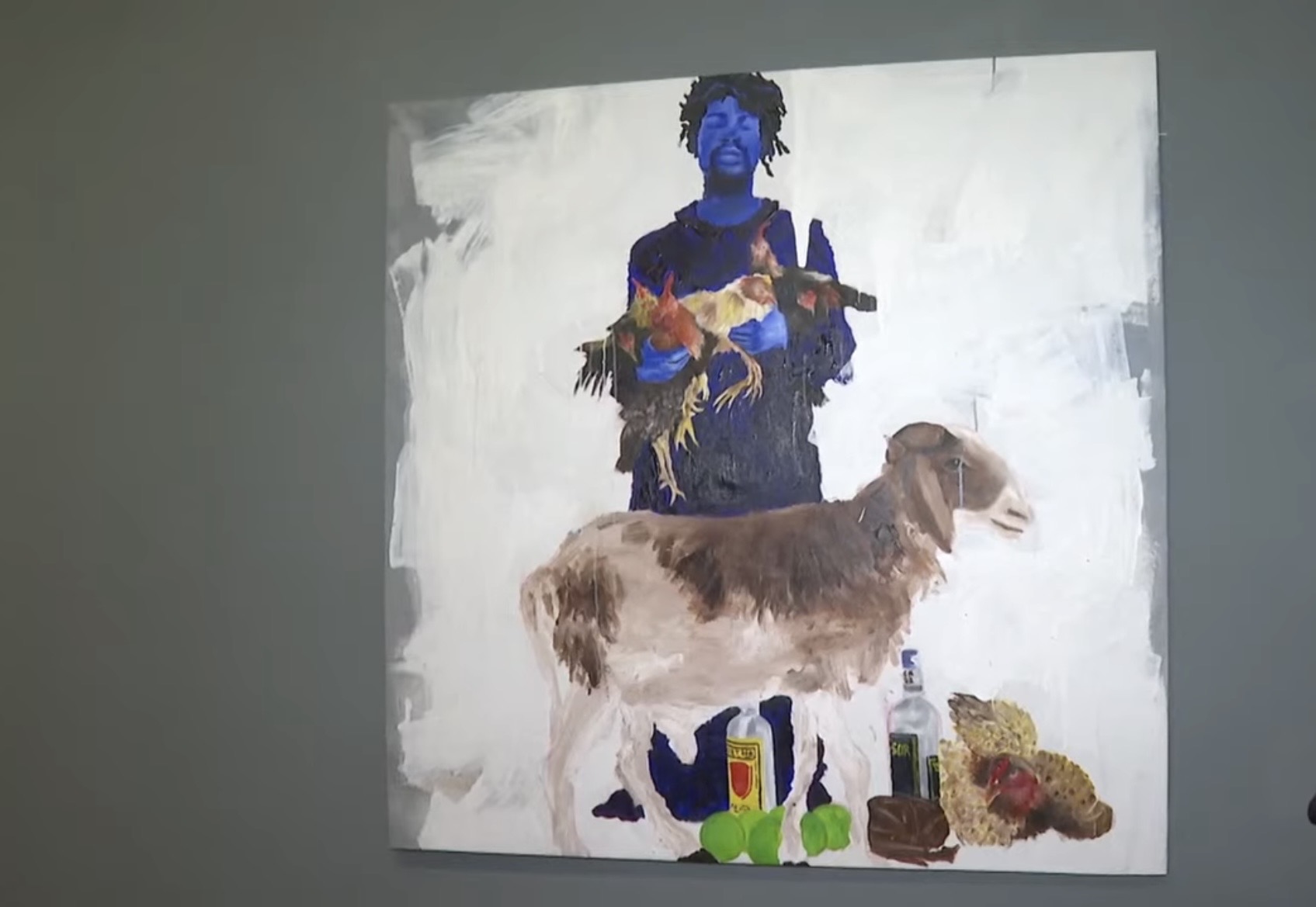 Peinture d une silhouette bleue tenant un poulet devant une chèvre et plusieurs objets alimentaires posés au sol